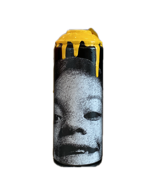 Y Yellow. Opera unica spray e stickers su bomboletta spray rappresentante un soggetto ricorrente dell'artista trasferito in un oggetto da collezione | Cd Studio d'Arte