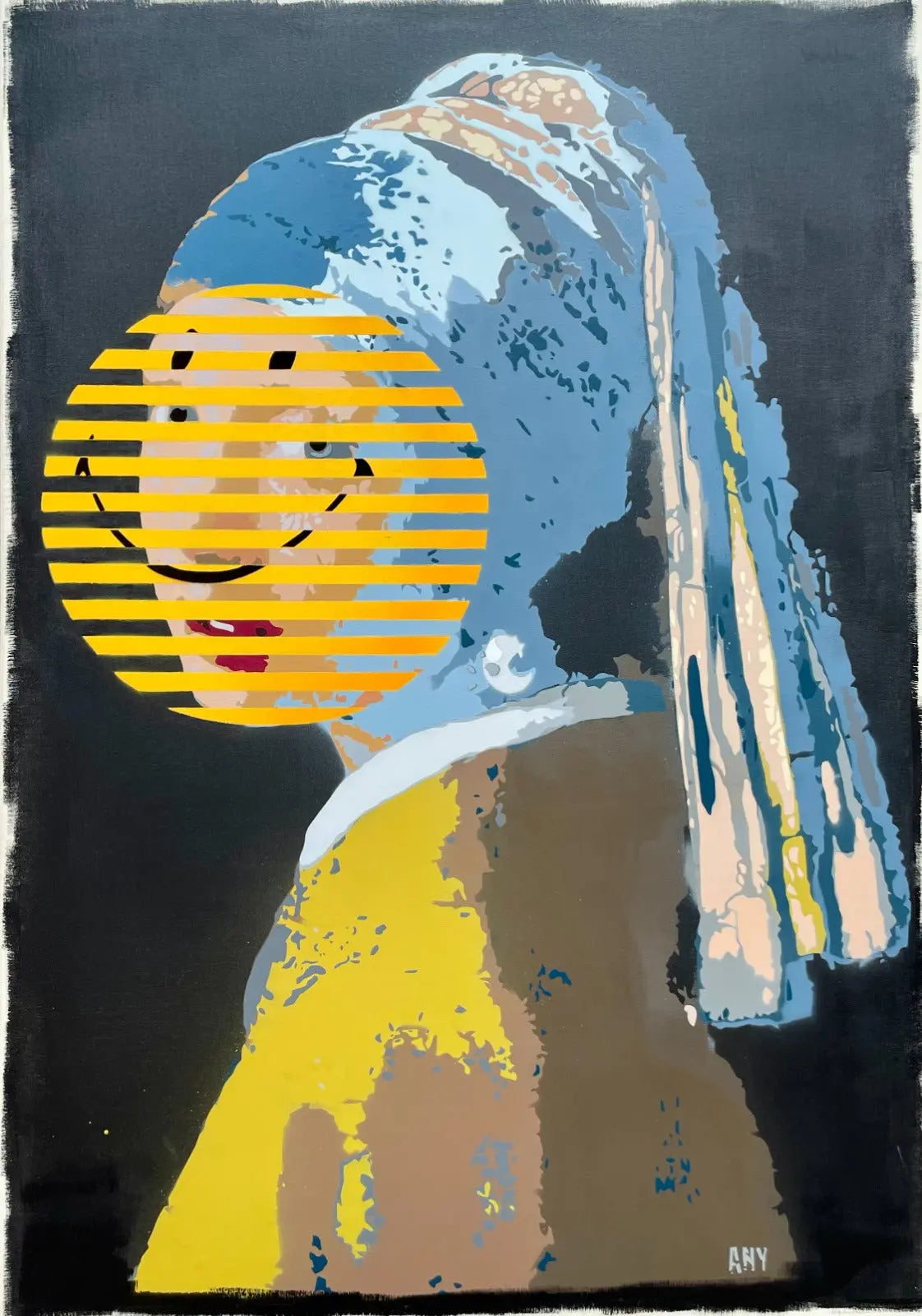 SMILE WITH PEARL EARRING