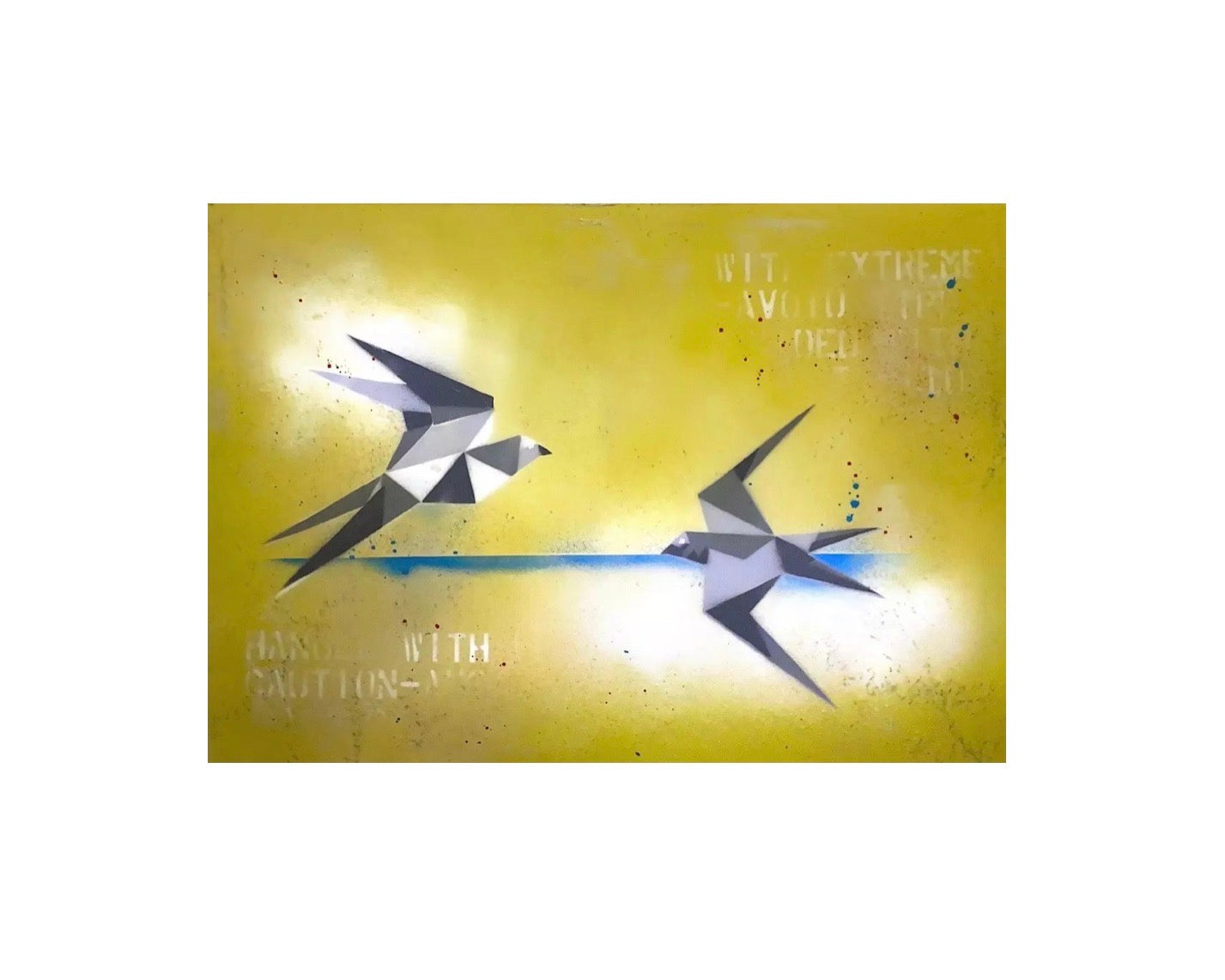 Fly Away di Alessio-B. Opera unica spray e stencil su tela rappresentante due uccellini realizzati con la tecnica dell'origami  | CD Studio d'Arte