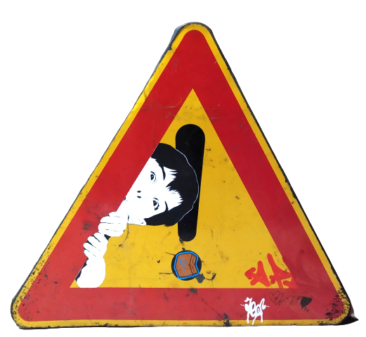 Warning di Shife. Opera unica spray e stencil su cartello stradale rappresentante un bambino spaventato che spia l'osservatore dall'interno di un cartello stradale | Cd Studio d'Arte   